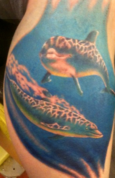 Татуировка дельфин