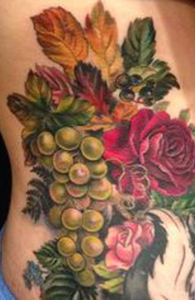 Татуировка виноград