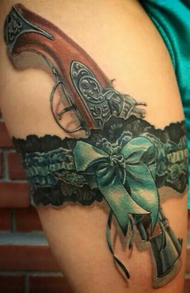 эскиз татуировка пистолет