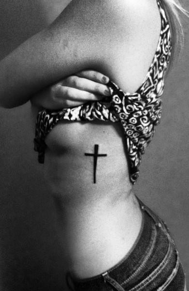 Татуировка латинский крест