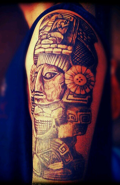 Татуировка в стиле Майя