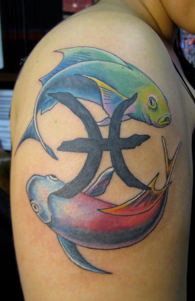 Татуировка знак зодиака рыбы
