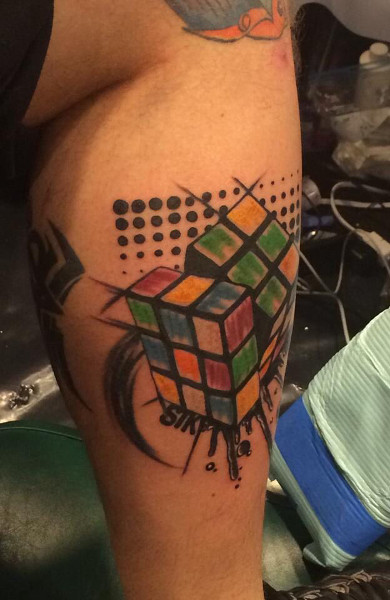 Татуировка кубик Рубика
