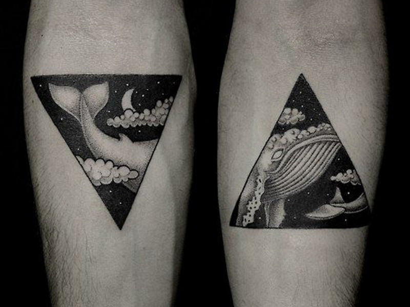 Татуировка треугольник на предплечье